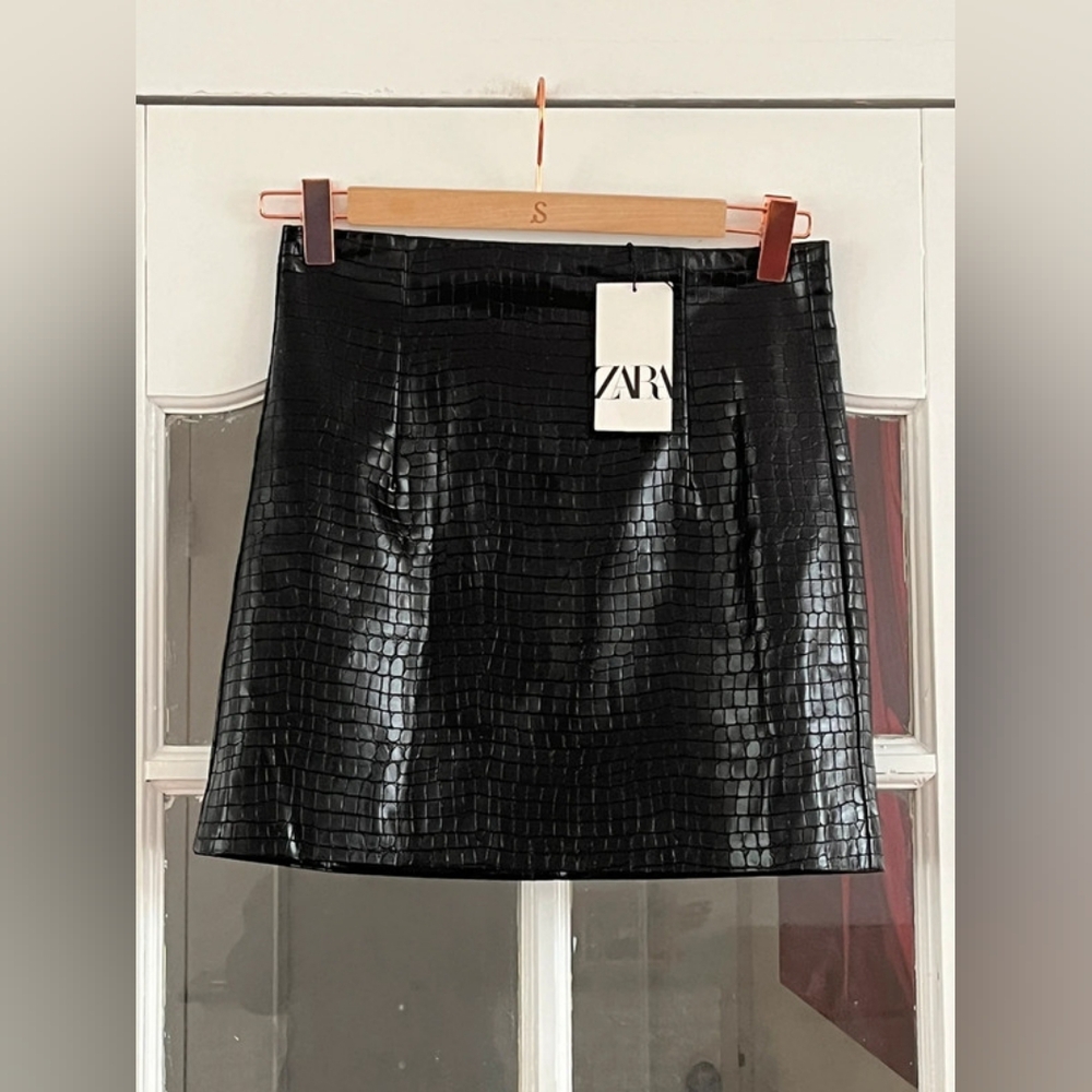 Zara Black Textured Mini Skirt